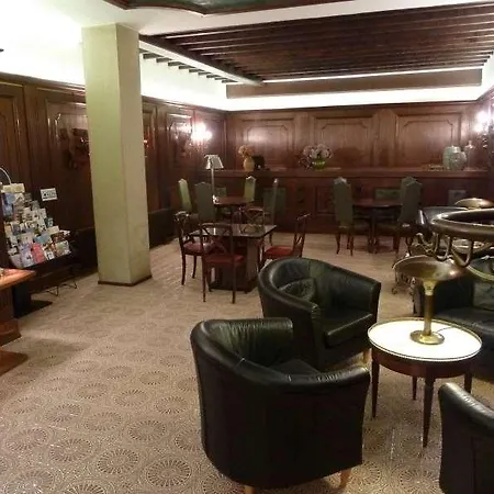 Du Helder Hotel 2*