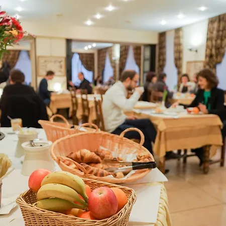 Du Helder Hotel 2*