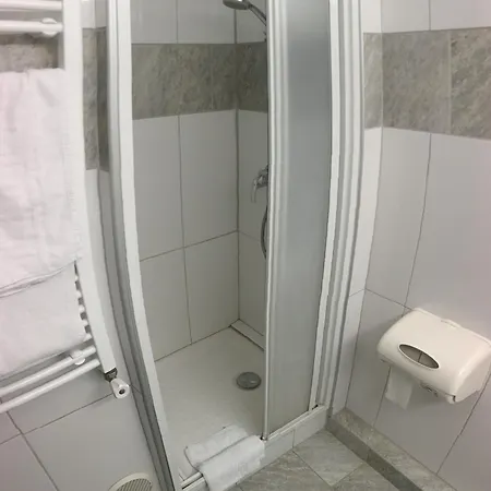 Du Helder Hotel 2*