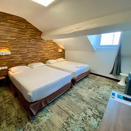 Du Helder 2* Lyon